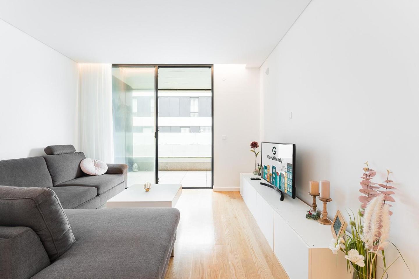 Guestready - Amazing Modern Home Near The Beach Вила-Нова-ди-Гая Экстерьер фото
